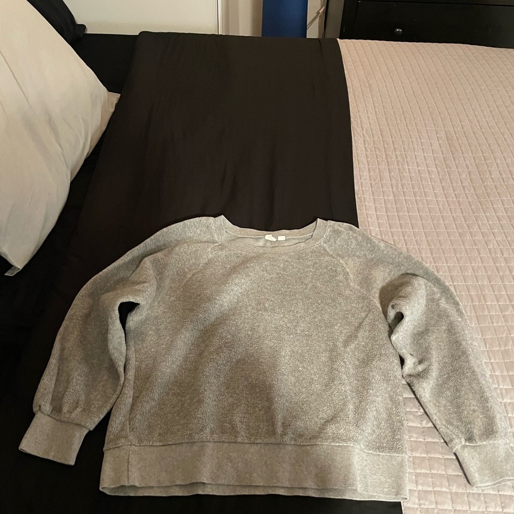 GAP Heather Gray Fleece Sweatshirt